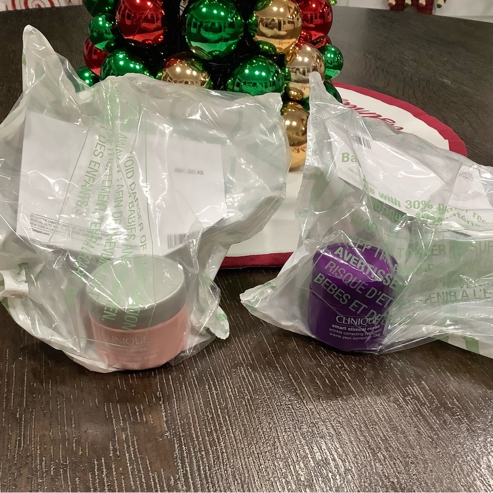 Clinque skin bundle eye correcting cream and moisture surge.